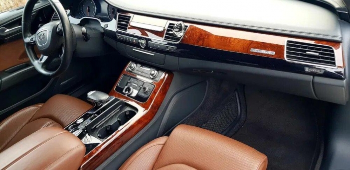 Audi A8 - 6